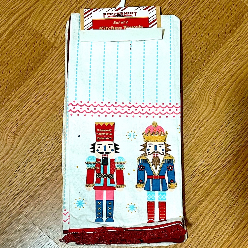 Peppermint Place Nutcracker Hand Towels Tea Towel Set 3 Nutcracker, Red & White